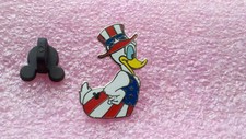 Disney pin  WDW Hidden Mickey Donald Duck 2007 Retired American Flag 