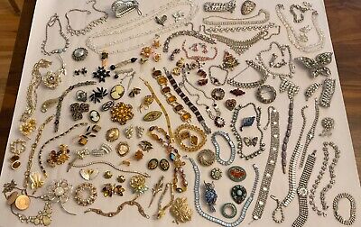 Vintage ESTATE LOT Costume Jewelry 110 pc Weiss Coro Vintage ESTATE LOT Costume Jewelry 110 pc Weiss Coro