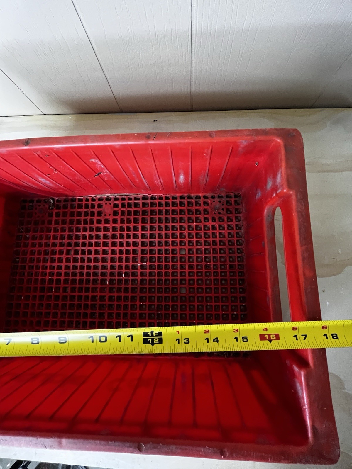 Vintage Double Cola Soda Bottle Crate Plastic Red holds 16 Bottles *READ