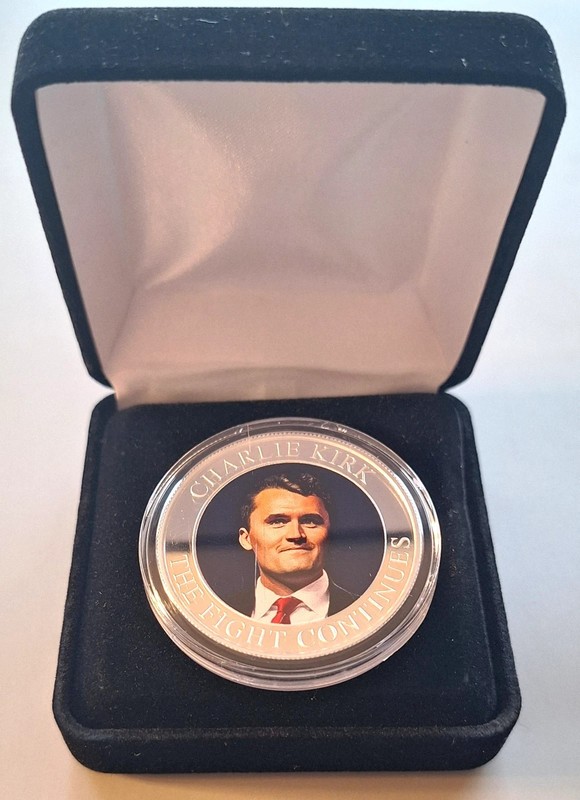 Charlie Kirk Memorial 🇺🇸 1 oz .999 Silver Coin w/ Certificate & Display Case