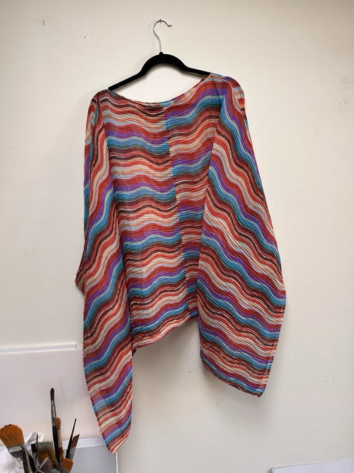 Top de caftán a rayas colorido Pleats Please Issue Miyake Foto 3 de 4