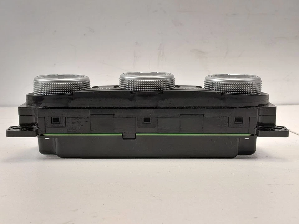 SUBARU Xv D Se Awd 2016 Heater Control Panel 72311 fj820 - Image 4 of 4