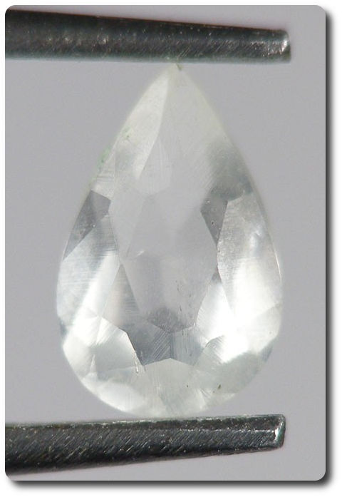 Colemanite 0.17 cts VVS Californie minéral de collection et pierre fine naturelle USA