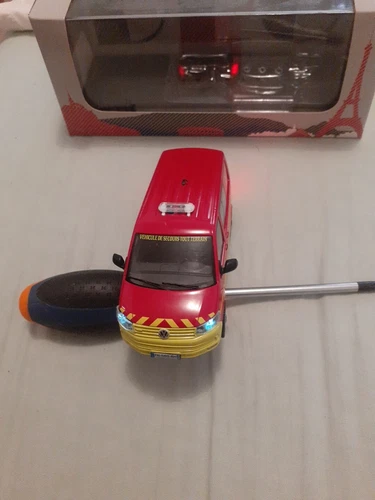 Wolkswagen T6 VLM SDIS 83 VAR LEDS TRES RARE ODEON EN BOITE 1/43