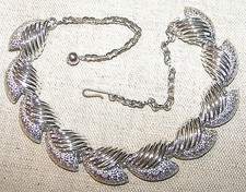 VINTAGE SILVER TONE CHOKER NECKLACE