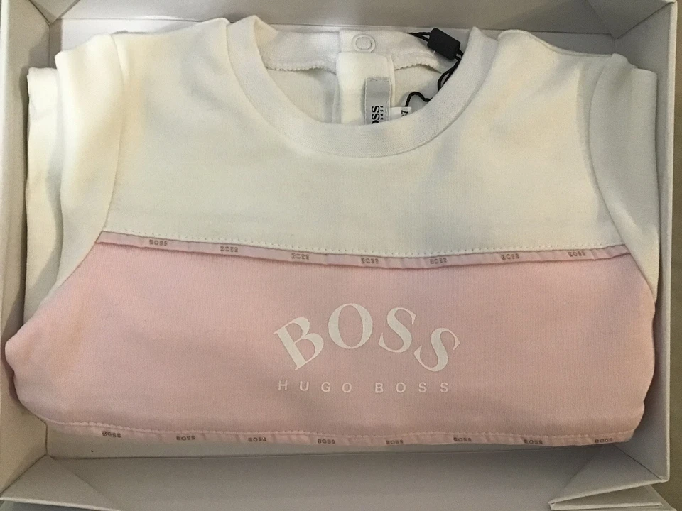Hugo boss bebé niña 6 meses bebé-crecimiento con babera a juego regalo en caja £75 Foto 3 de 4
