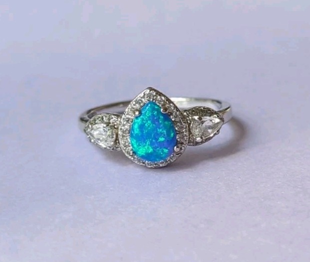 Blue And Clear Tear Drop Stone Starry sky Fragrant jewels ring Size 9 Pre-owned 