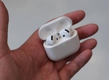 Apple AirPods 4th Gen Wireless Bluetooth In-Ear Earbuds, White