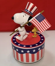 Peanuts America The Beautiful Music Box Patriotic USA Snoopy & Woodstock READ