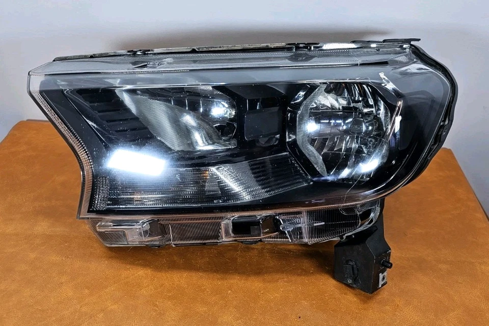 2019-2023 FORD RANGER HALOGEN HEADLIGHT LEFT DRIVER SIDE OEM USED#A - Image 2 of 4