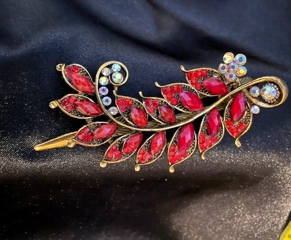 红色水钻乳白色 MCM 大号发夹 4.75 x 2.5 — 第 3/4 张图片