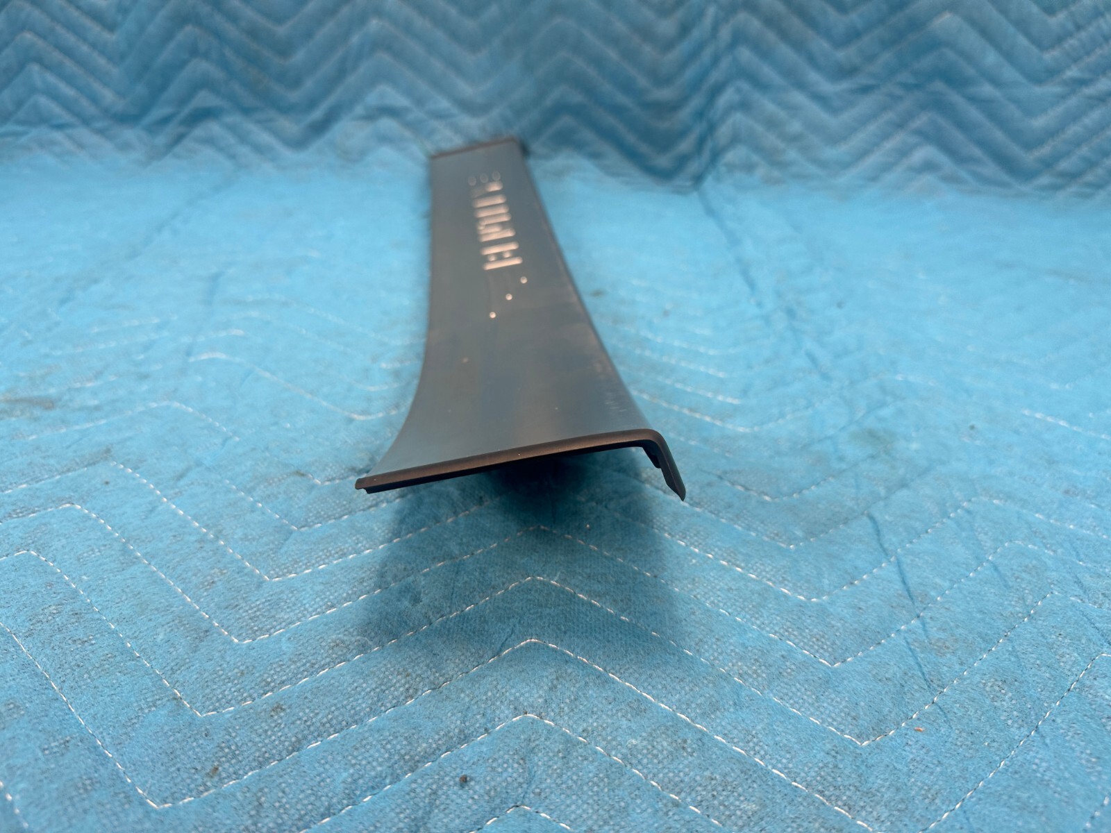 Bentley Cont Flying Spur Rear Door Scuff Plate Passenger's Side 2006-2012 OEM