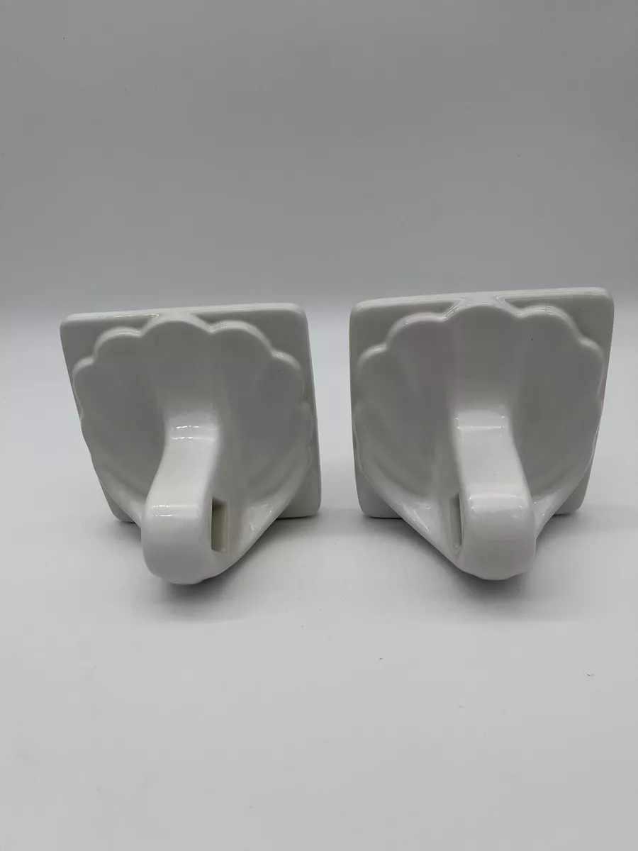 Ceramic shell 2024 toilet roll holder