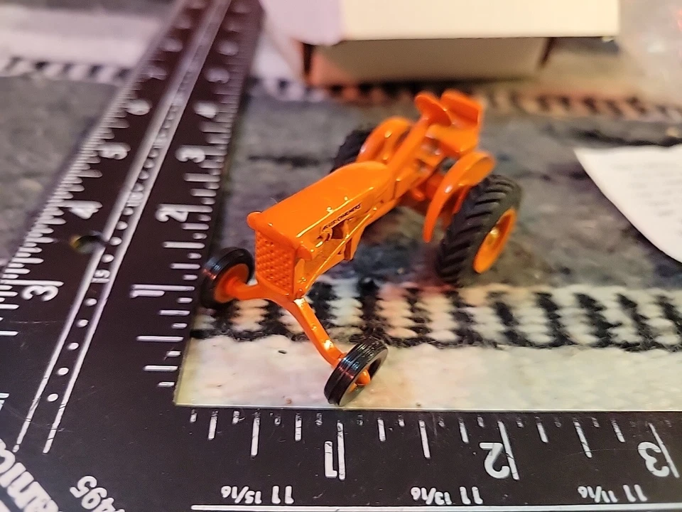 Allis Chalmers B On Rubber 1/43 Diecast Farm Tractor Replica Collectible - Image 4 of 4