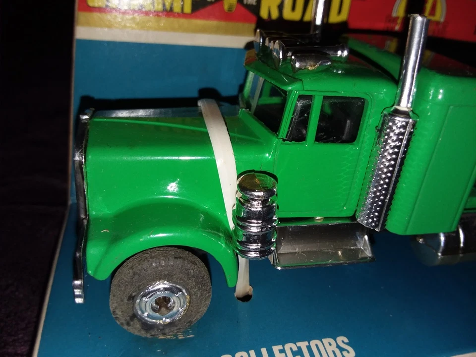 Champ of the Road Tractor Truck 1:50 Scale 6" Kenworth W925 Conventional Vintage - Image 4 of 4