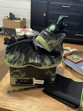 Size 9 TRIED ON ParaNorman Nike Air Foamposit...