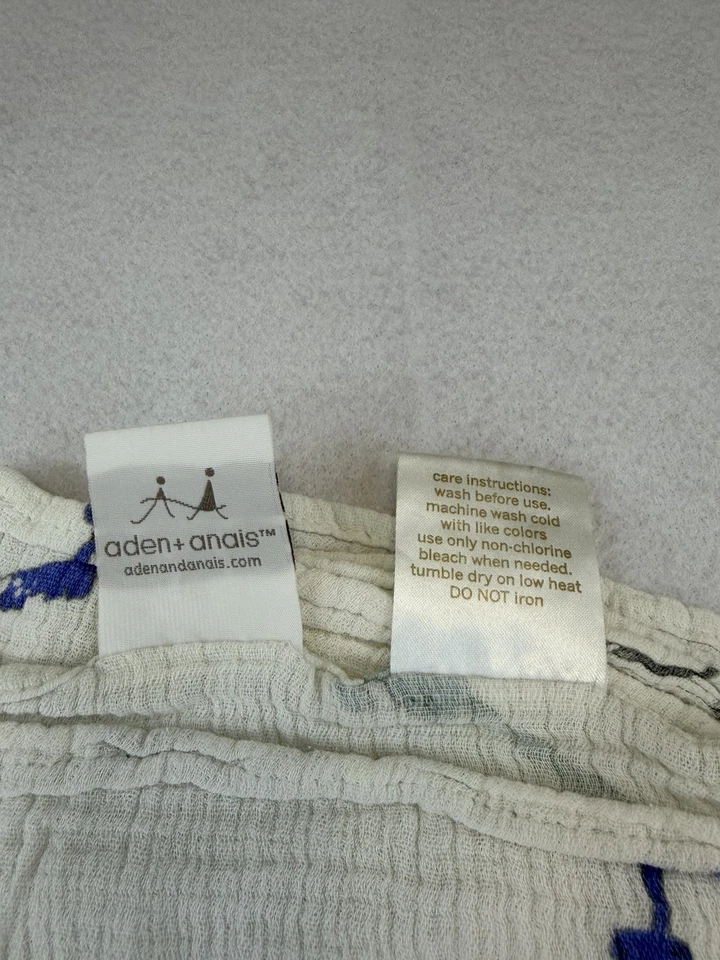 Aden + Anais婴儿毯蓝色长颈鹿白色灰色薄纱襁褓棉43英寸x43英寸 — 第 3/3 张图片