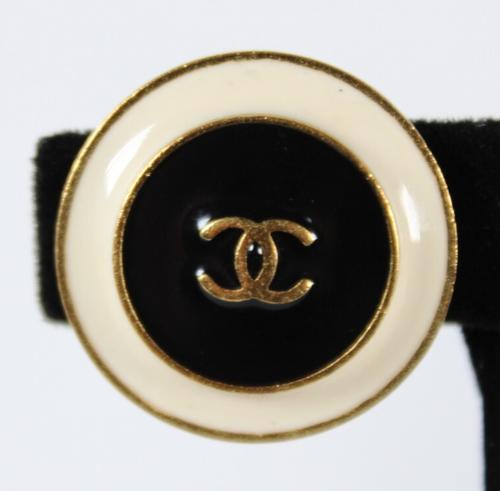CHANEL Vintage 95P White & Black Enamel Gold Metal Logo Button Clip-On Earrings - Picture 2 of 12