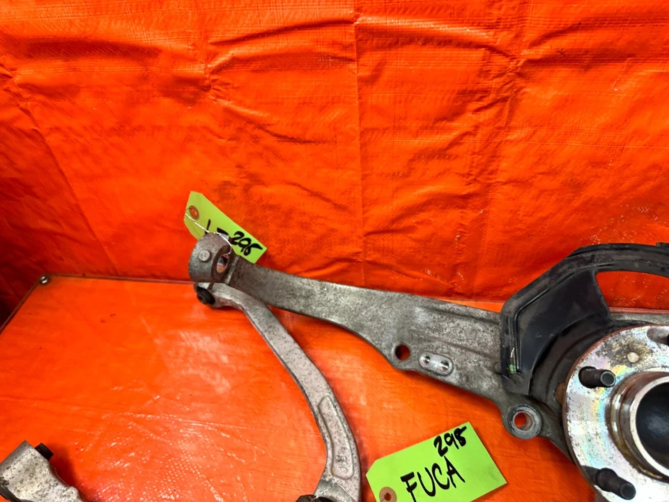 03-07 INFINITI G35 COUPE CUBO DE JUNTA DE EIXO DIANTEIRO ESQUERDO COM TODOS OS BRAÇOS DE CONTROLE 298 - Imagem 3 de 4