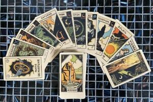 Astrological Tarot Deck New Shrink Wrapped Replica Of A Vintage French Deck Ebay