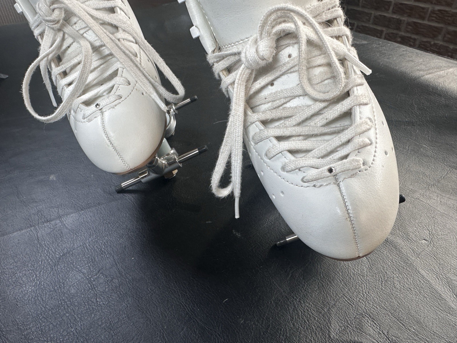 Edea / Roll-line Figure Roller Skates. 220 Rondo Boot, 120 Saturno Plates