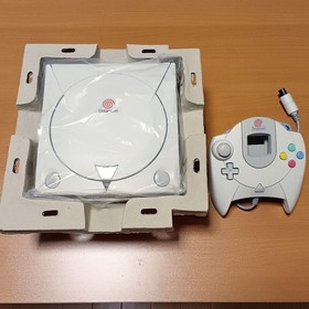 SEGA Dreamcast No.HKT-3000 Console Set w/Visual Memory & 3 Games Tested Used