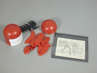 CAPSULA: Tempo dei Sauri D 1986 Styracosaurus marrone sul pontile (!) nell'uovo BPZ