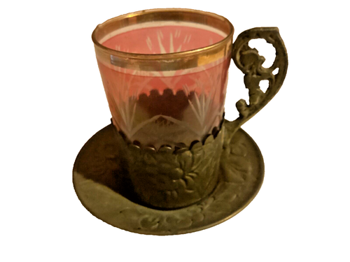 Vintage Etched Cranberry Glass Cup in Copper (?) Repousse Holder & Saucer - Picture 3 of 10