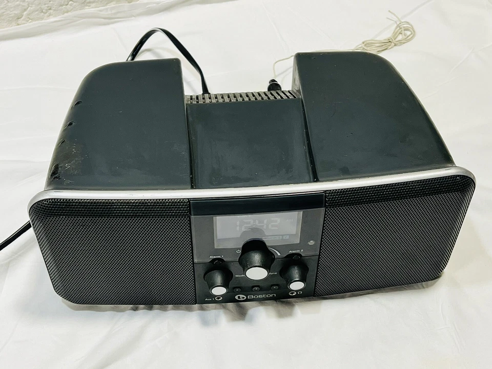 Boston Acoustics Horizon Duo AM/FM Aux Stereo Radio Alarm Tested and Working - Image 2 of 4