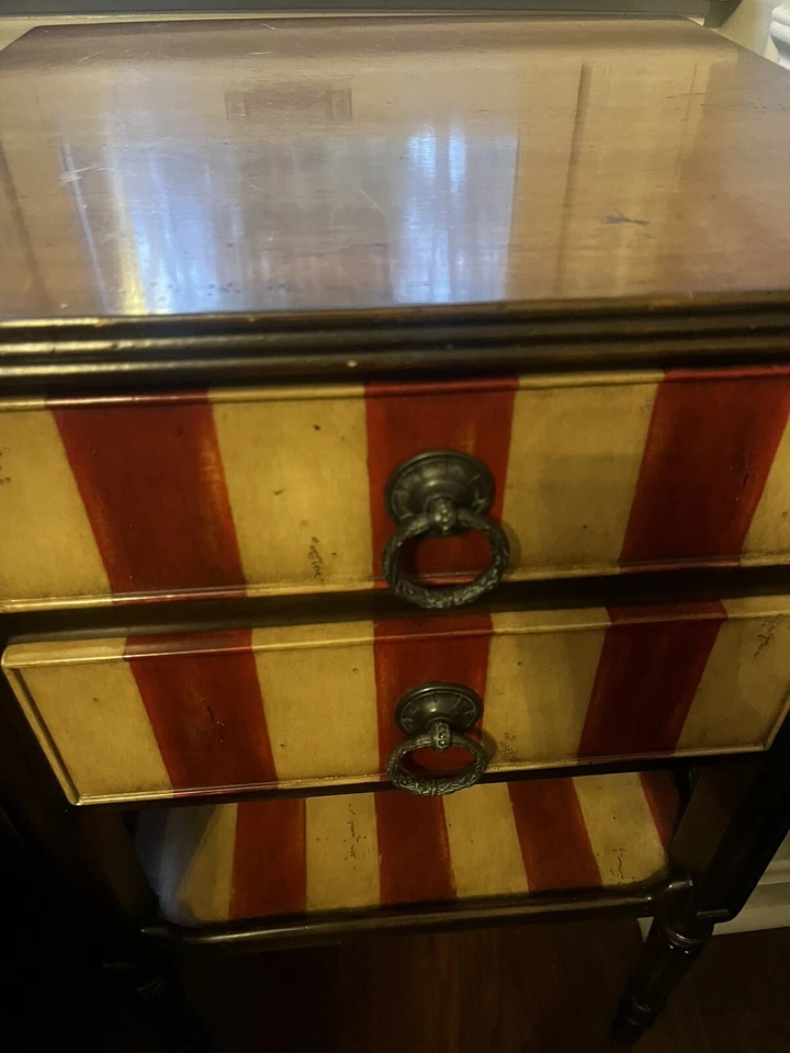 Концевой столик Theodore Alexander "Atelier dela Madeleine" - 2 ящика - Изображение 2 из 4