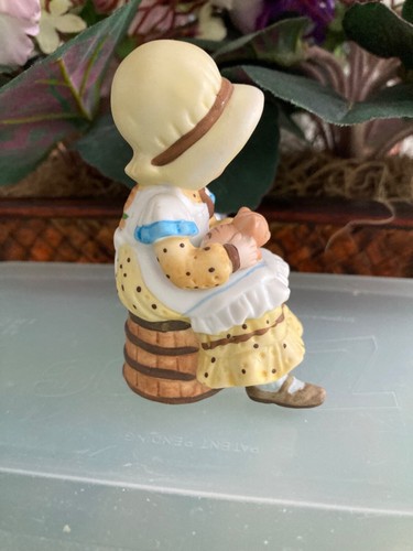 Holly Hobbie Mädchen mit Kätzchen und Korb "Kindness" Miniatur Figur 1980 - Bild 3 von 6