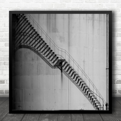 Schwarz-weiße Treppenschatten minimal quadratischer Wandkunstdruck