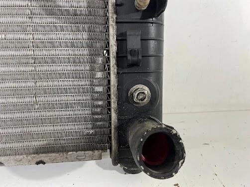 2001-2013 GMC Sierra 1500 Radiator 4.8L OEM - Изображение 3 из 4
