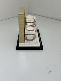 LEGO ARCHITECTURE: Solomon Guggenheim Museum (21004)