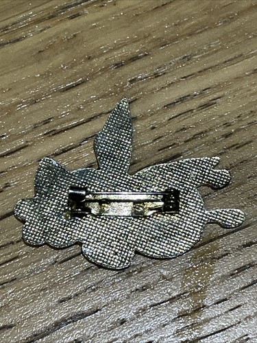 Brooch Pin Badge Bumble Bee Cute Wings Garden Animals Buzz Lapel X2 FREE POST - Picture 3 of 5