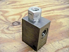 Skyjack 704949 Shuttle Valve w/ SUN CSAAEXN Cartridge