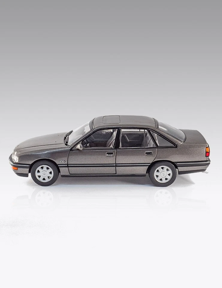 Coches Inolvidables. Opel Senator 1/24. SALVAT - Imagen 2 de 3