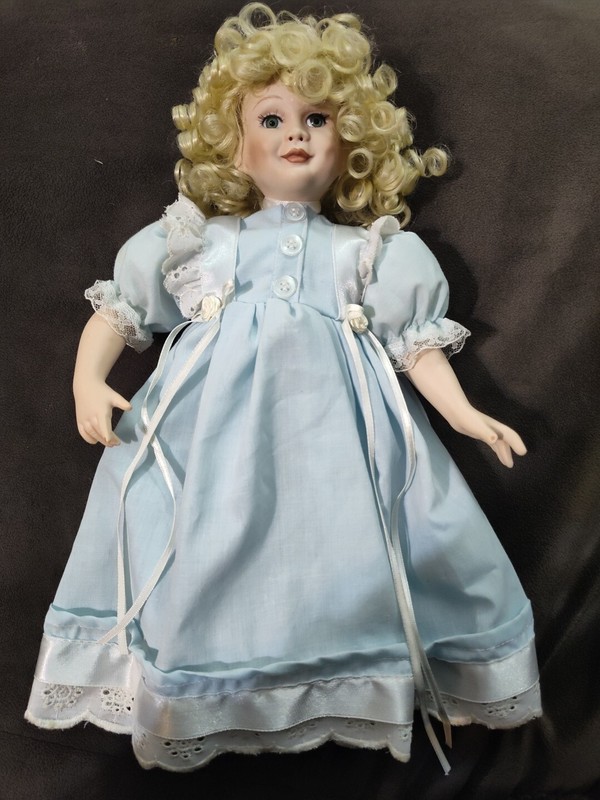  1991 PATRICIA LOVE PORCELAIN 12" DOLL ♡ DRESSED IN BLUE NIGHTGOWN 
