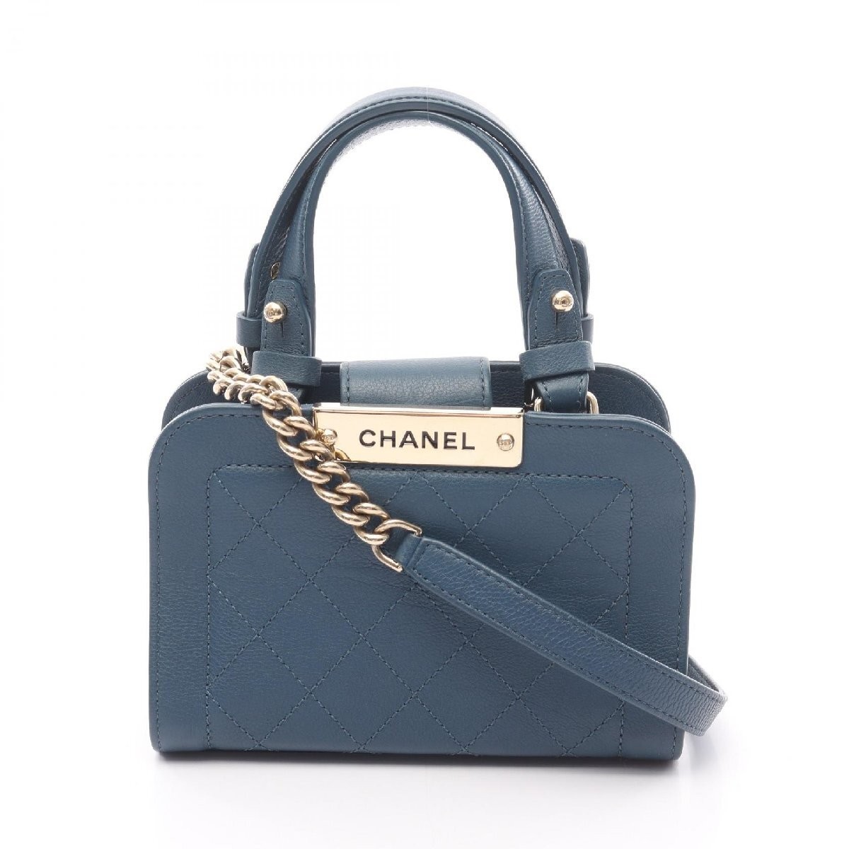 Chanel Matelasse  Leather Shoulder Bag calfskin 680132