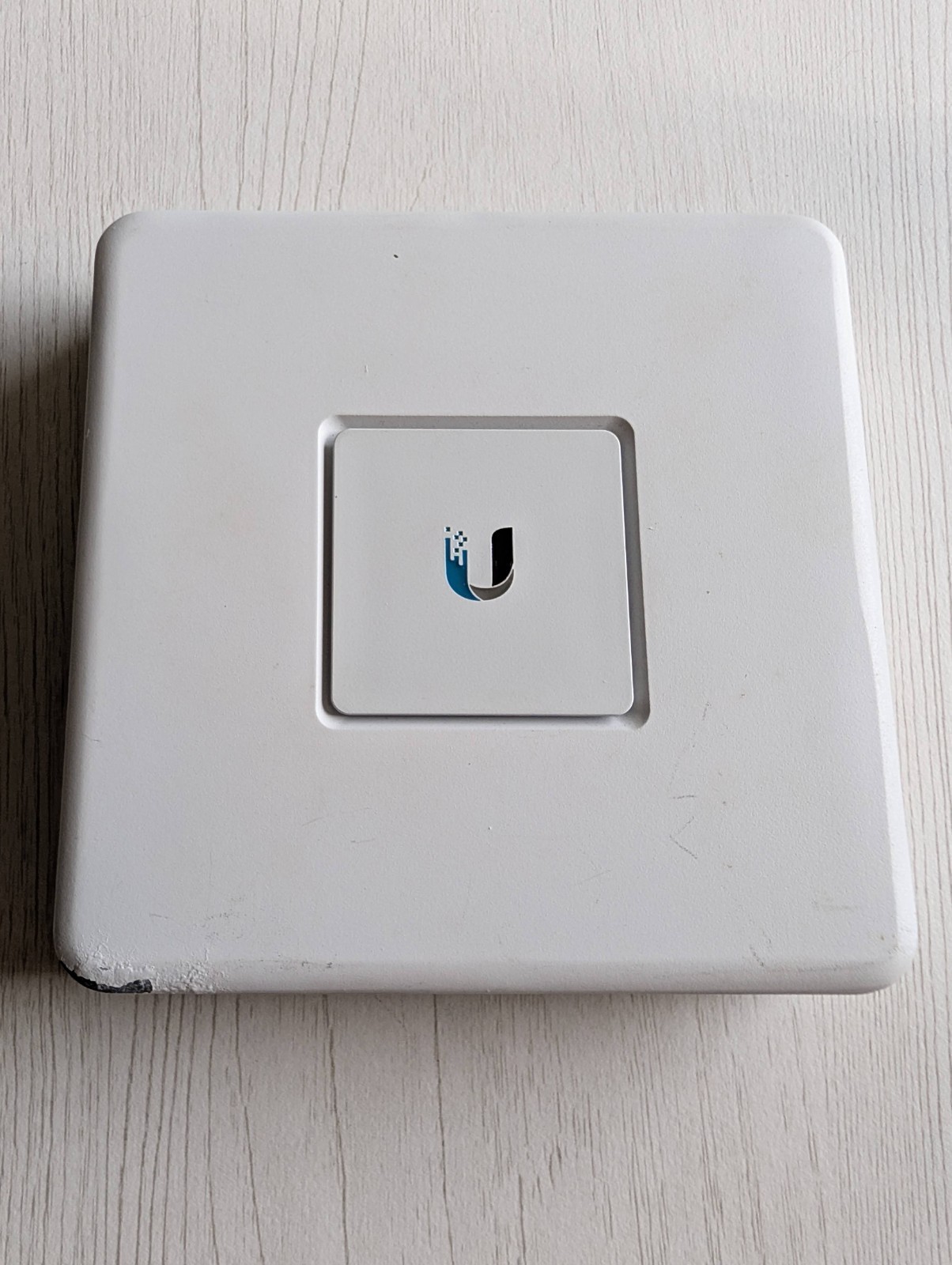 Ubiquiti UniFi Security Gateway (USG)