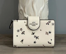 COACH CCL64 Medium Corner Zip Wallet With Star Print Smooth Leather Chalk Multi