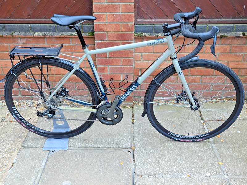 Genesis Croix de Fer 20 - Medium - Good Used Condition