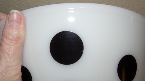 MCM Largest Fire-King Oven Ware Black Polka Dot Milk Glass Bowl 9.5" EX Cond - Picture 9 of 10