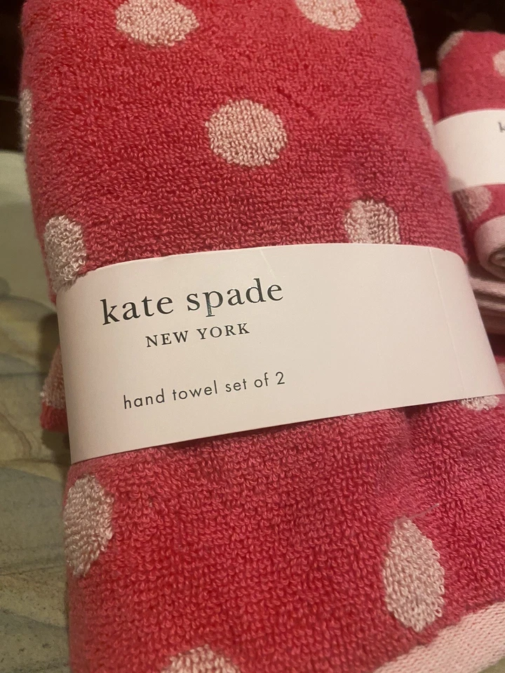 Juego de toallas a lunares rosa Kate Spade nuevo con etiquetas: 4 paños/2 toallas de mano/1 toalla de baño Foto 2 de 4