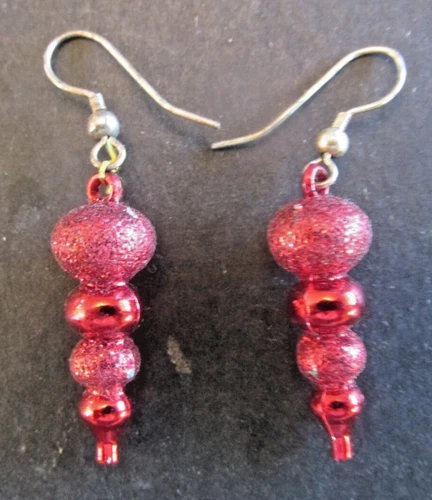 VTG Christmas Holiday Ornament Dangling Earrings Costume Jewelry Red