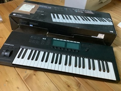 Native Instruments S49 MK2