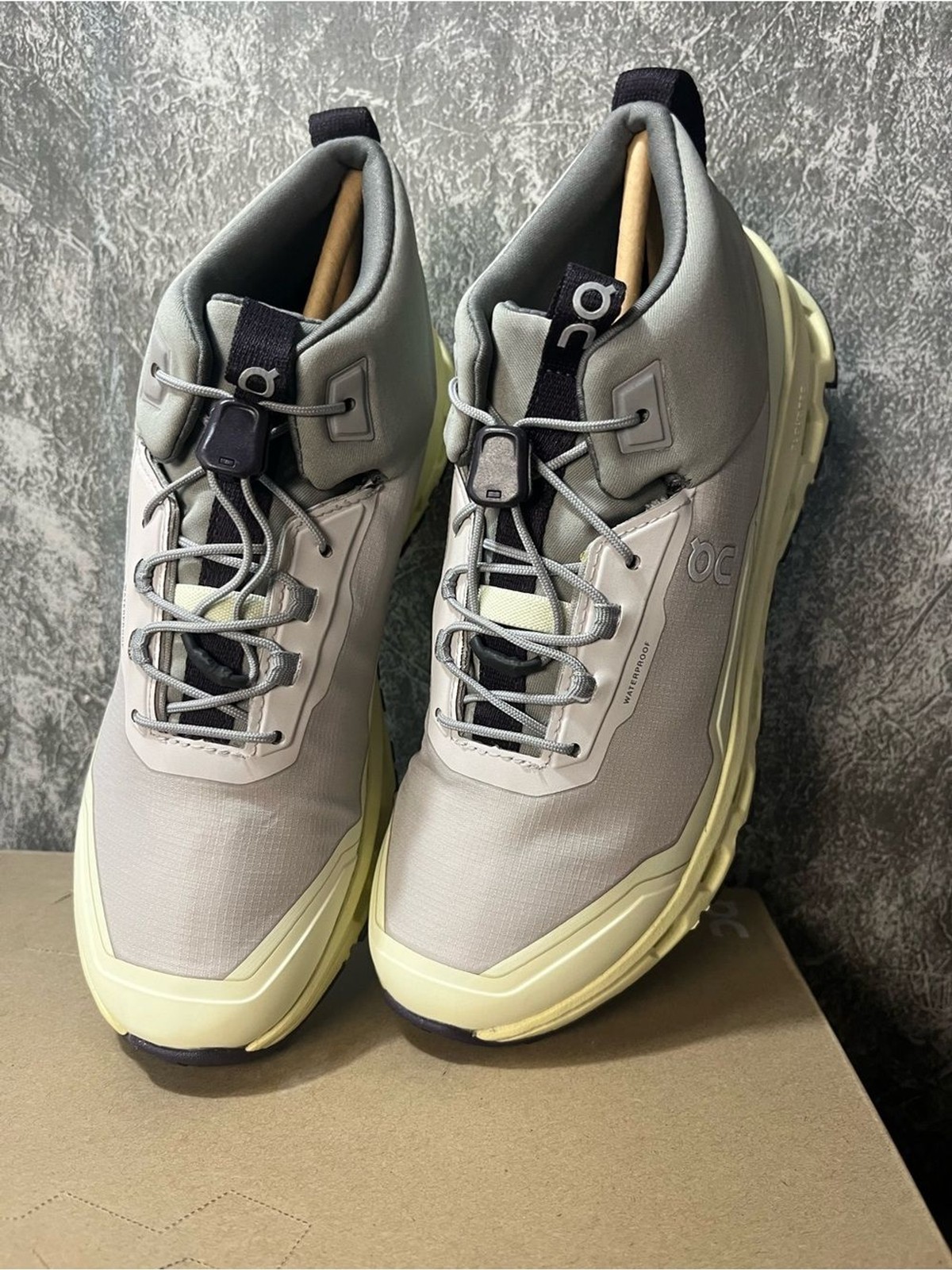 On Cloud Cloudhero Waterproof Trail Shoe - Light Gray & Pale Yellow unisex image 4
