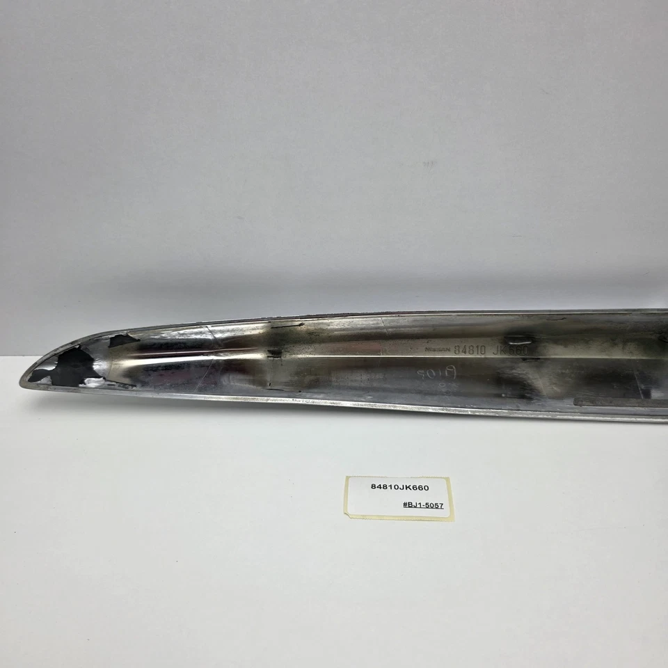 2008-2013 Infiniti G25 TRUNK LID FINISHER ASSY 84810JK660 - Imagem 3 de 4