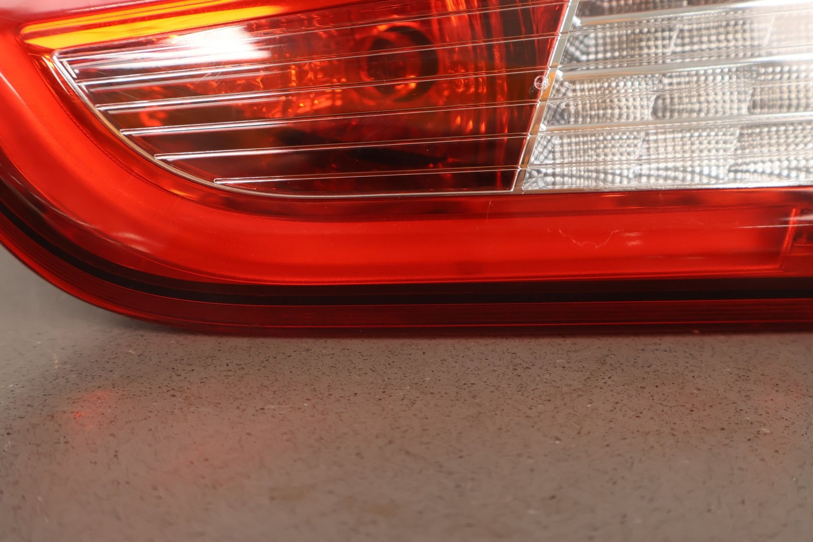 Maserati Ghibli 2014 Right Inner Tail light