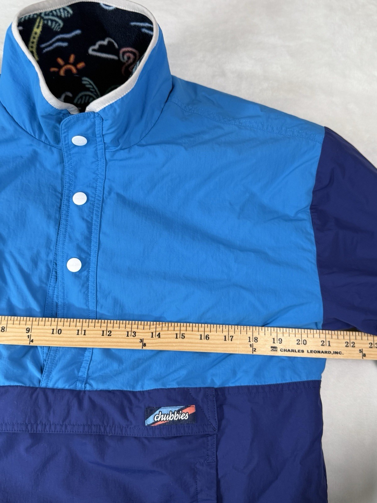 Chubbies Blue Reversible Pullover Size Medium - image 6